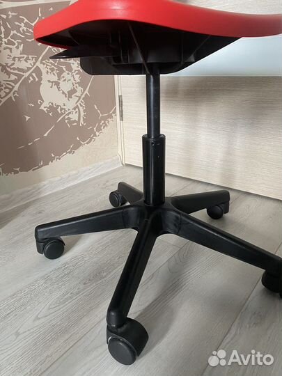 Стул IKEA на колесиках