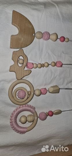 Стойка тренажер монтессори с игрушками