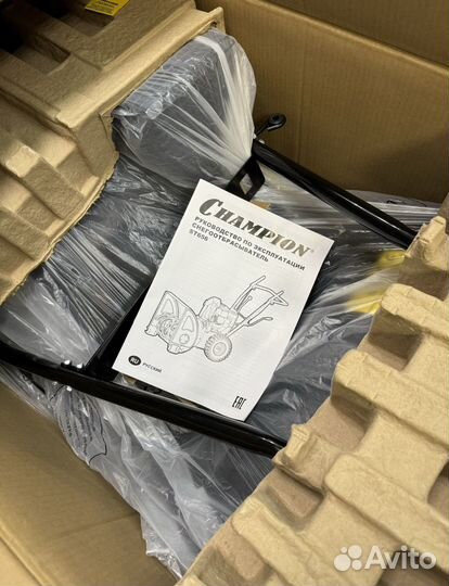 Снегоуборщик бензиновый новый champion ST 656