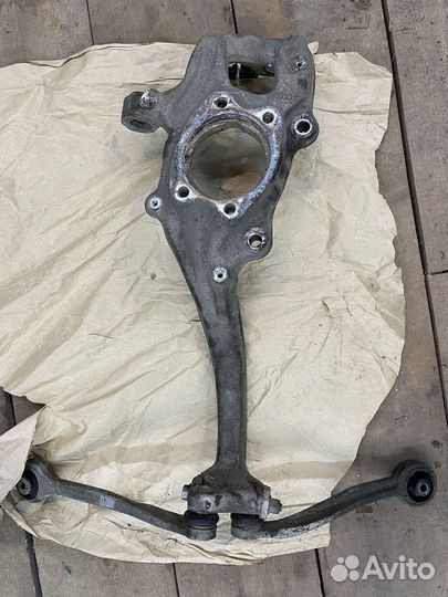 Кулак поворотный правый audi q5