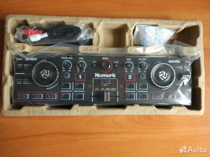 Numark DJ2GO2