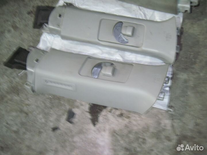 Накладка центральной стойки Toyota Land Cruiser