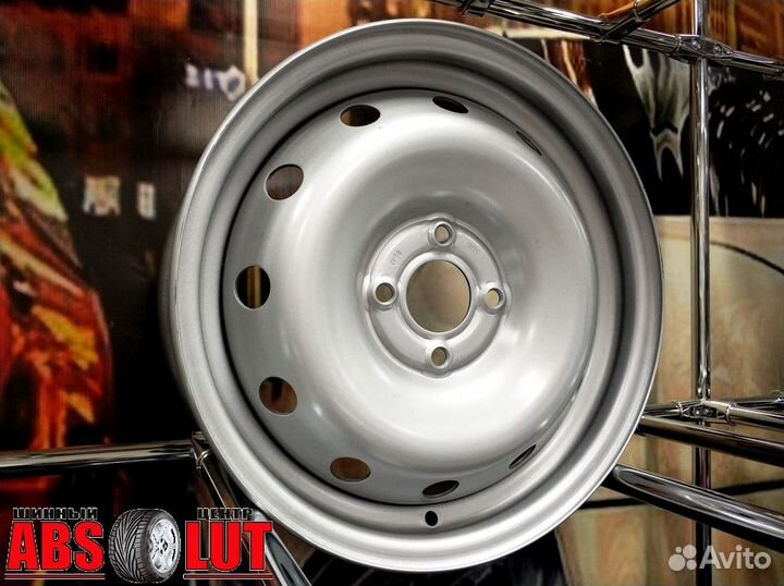 Новые стальные диски R15 на Лада Ларгус