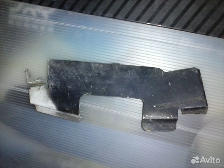 Планки крепления фальш. хром решетки ваз 2107