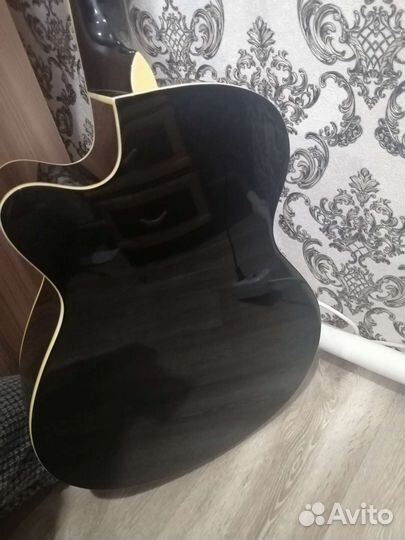 Акустическая гитара бу martinez