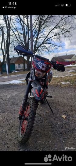 Мотоцикл кросс и эндуро питбайк