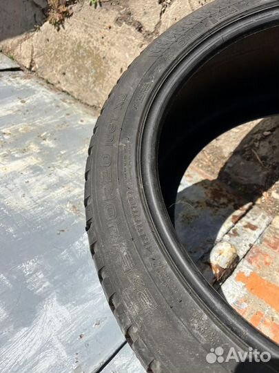 Nokian Tyres Hakkapeliitta 8 SUV 275/40 R20 106T