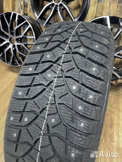 Bridgestone Blizzak Spike-02 SUV 215/65 R16 98T