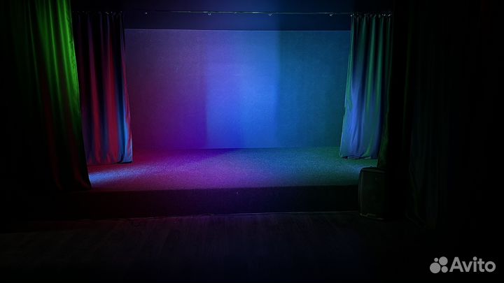 Аренда зала со сценой и оборудованием