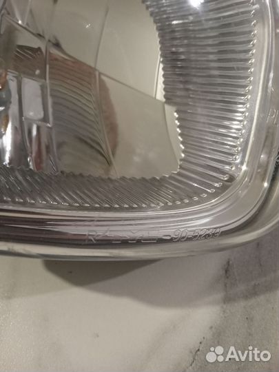 Фара Triumph Street Triple 2013