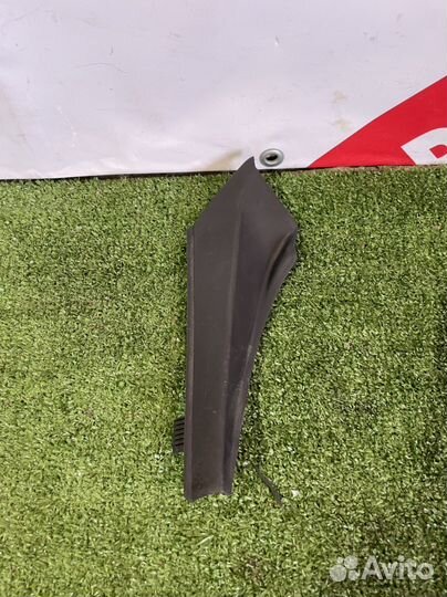 Молдинг Лобового стекла левый Toyota Rav 4 Ca40