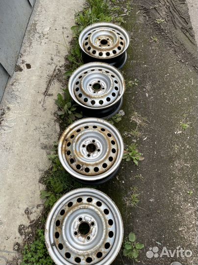 Диски штампованные Largus R15