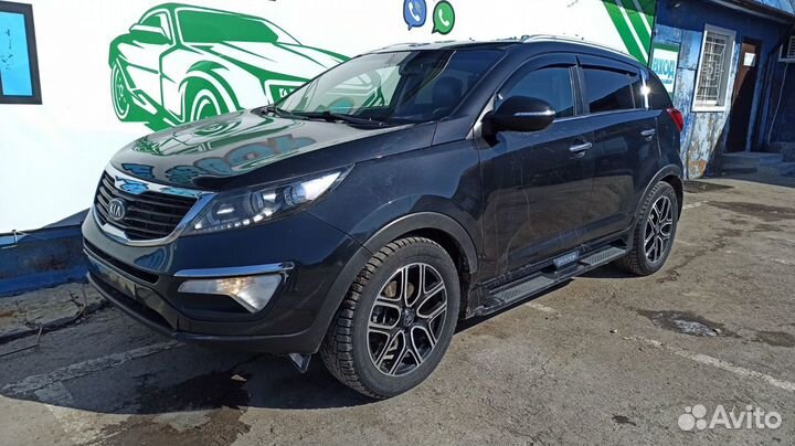 Накладка стекла заднего правого Kia Sportage 83220