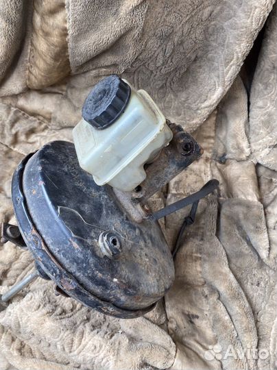 Вакумник с тормозным цилиндром volkswagen golf 2