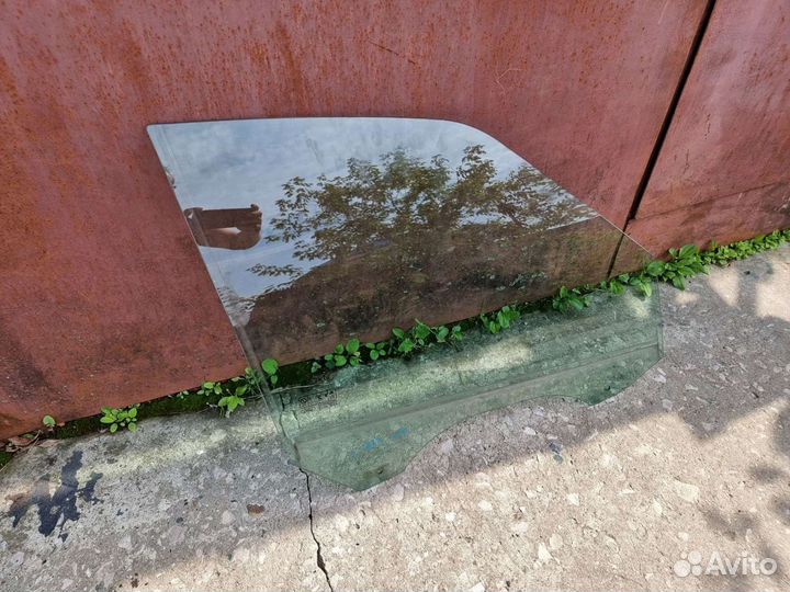 Стекло передней правой двери Форд S-MAX