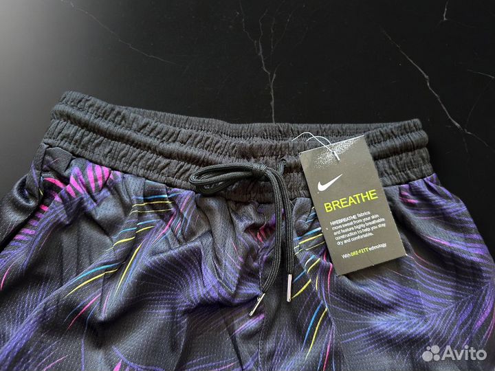 Шорты Nike фиолетовые