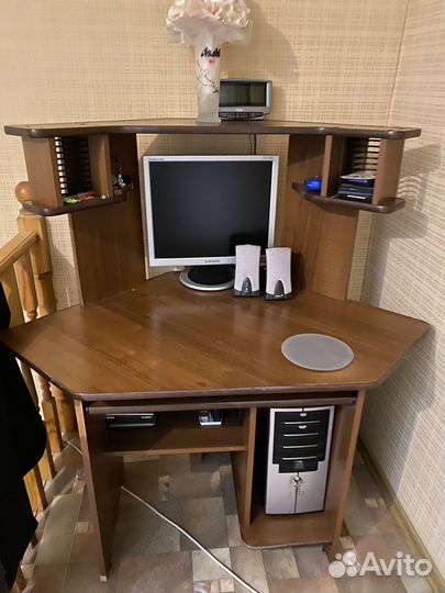 Компьютерный стол