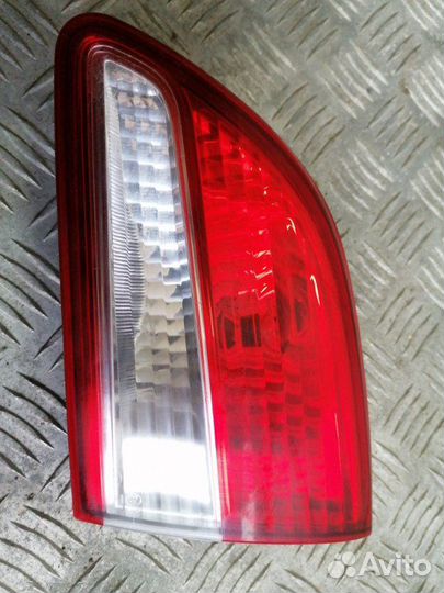 Фонарь внутренний прав. зад. Nissan Almera