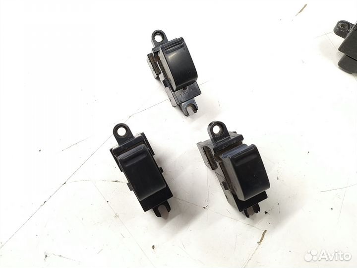 Блок управления стеклоподъемниками Ниссан Примера