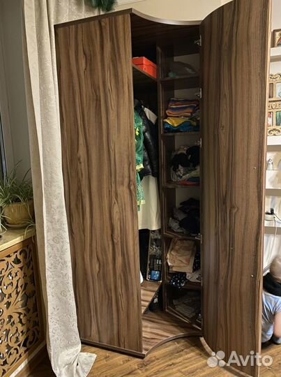 Шкаф угловой + туалетный столик