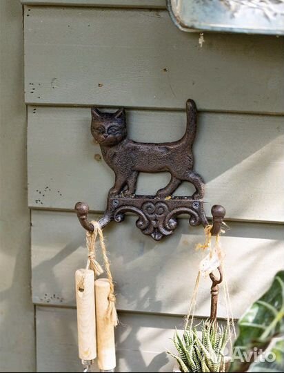 Колоритные крючки с кошечкой