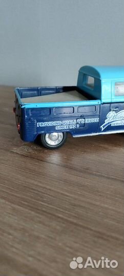 Машинка игрушка