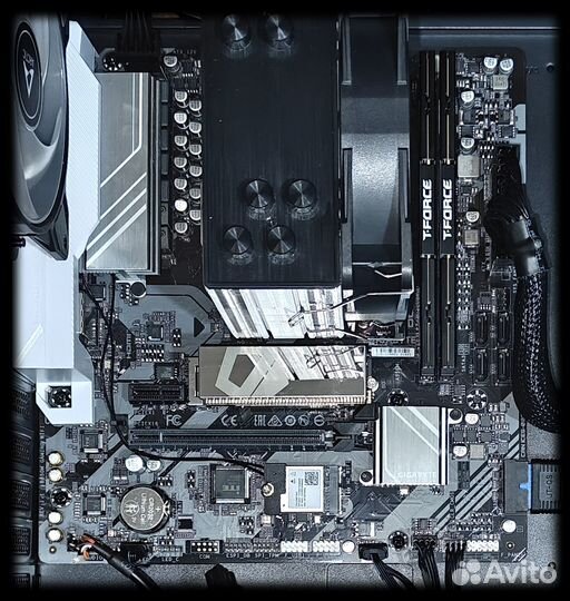 Материнка AM5