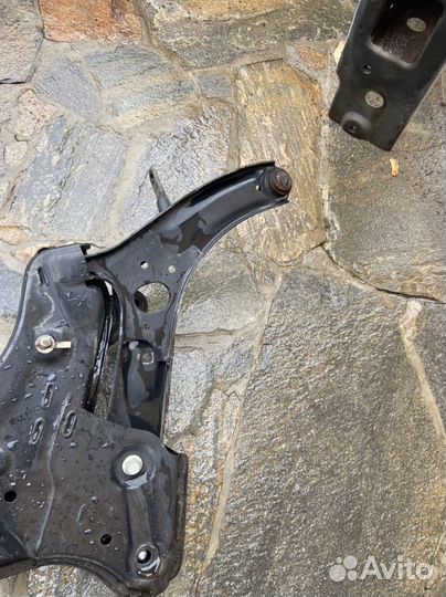 Hyundai solaris. Рычаг левый. Оригинал.545004L000