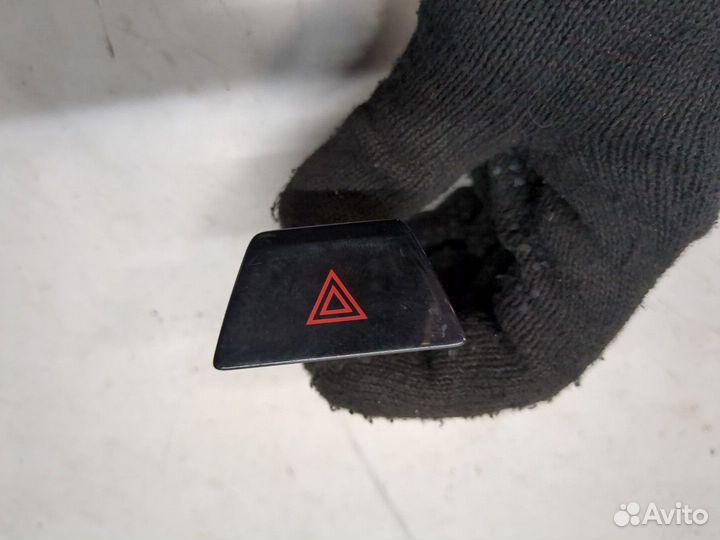 Кнопка аварийки BMW 7 G11, G12, 2016