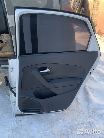 Дверь задняя правая поло