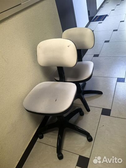 Кресло для мастера белое бу