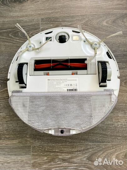 Робот пылесос Mi Robot Vacuum-Mop Essential б/у