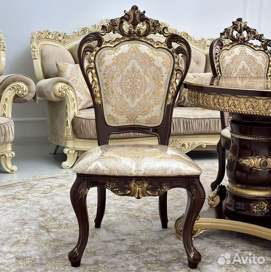 Комплект стол и стулья. В наличии