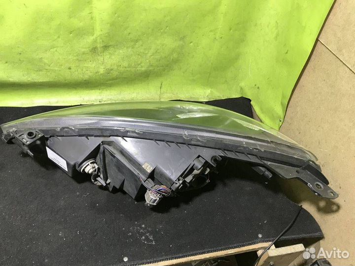 Фара правая галоген Mazda 2 DE 2010-2014 Реста