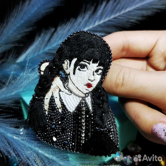 Брошь Семейка Адамс Wednesday ручной работы