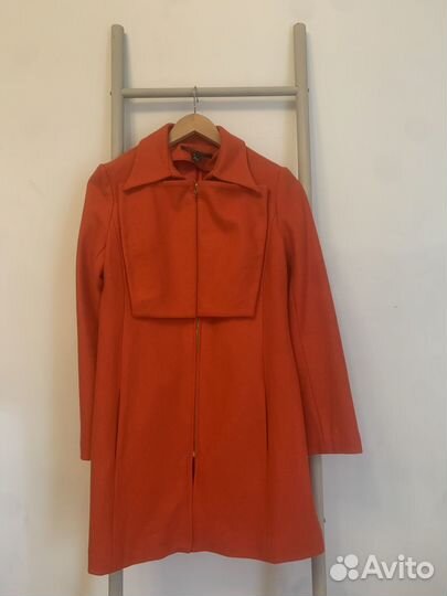 Полупальто Mark Jacobc красное на замке