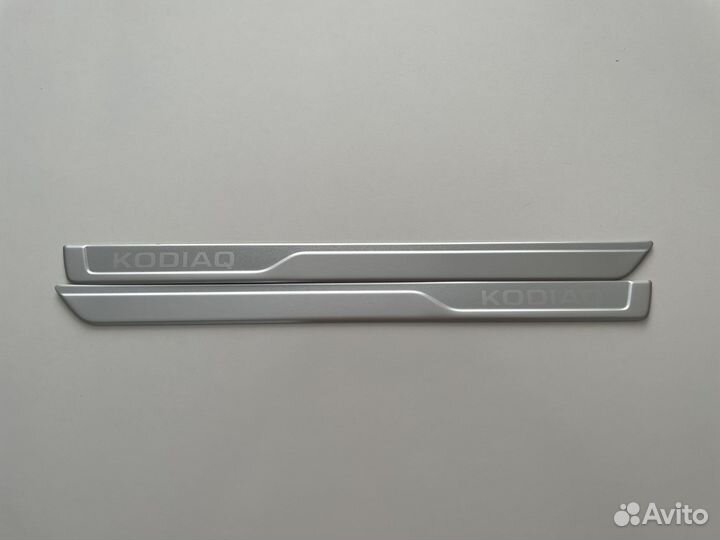 Накладки на пороги Skoda