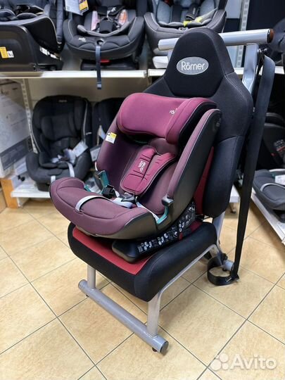 Britax Roemer Advansafix m i-size Burgundi