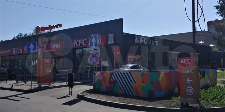 Новый торговый центр на высоком трафике, 1342 м²