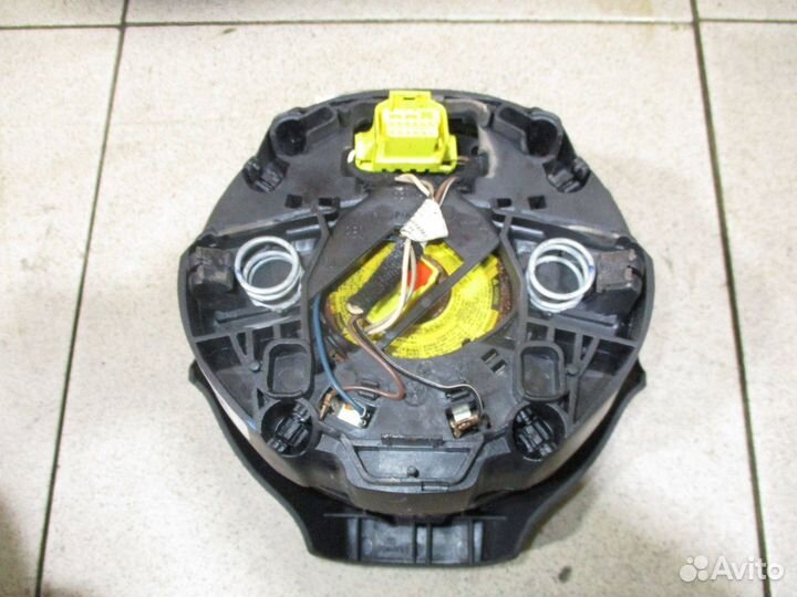 Подушка безопасности в руль VW Polo Sedan