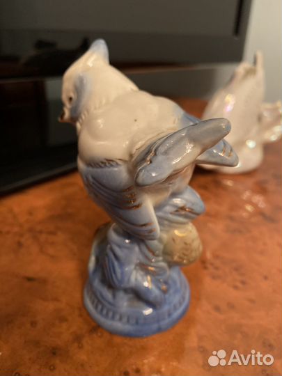 Статуэтка птица