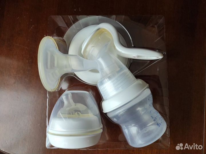 Молокоотсос Chicco ручной с бутылочкой
