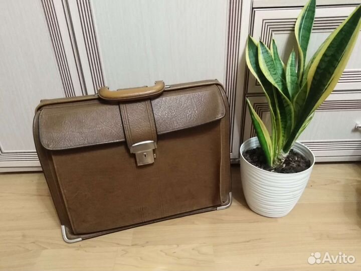Чемодан и портфель СССР
