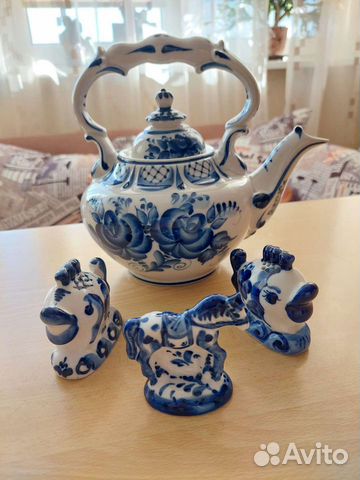 Гжельская посуда+ подарок к чайнику
