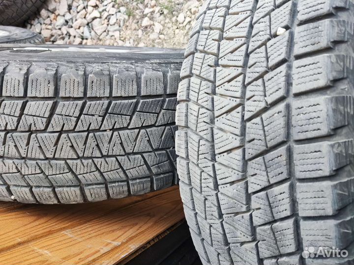 Bridgestone Blizzak DM-V1 225/65 R17