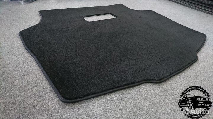 Обшивка пола багажника черная для Toyota Supra A80