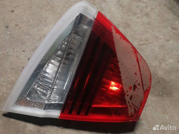 Фонарь в крышку багажника левый бмв е90 BMW e90