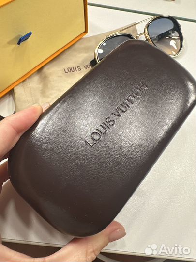 Солнцезащитные очки