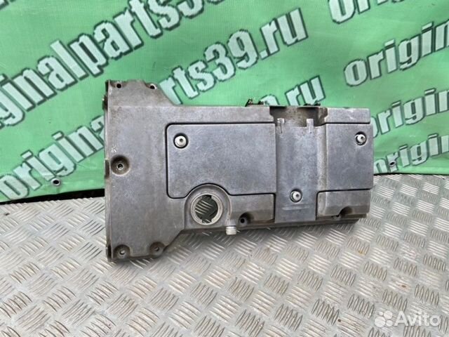 Крышка клапанов Mercedes-Benz E-Class W124 M111