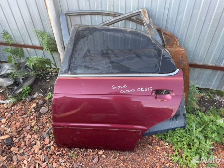 Дверь задняя левая Suzuki Cultus GC41W G15A 1997